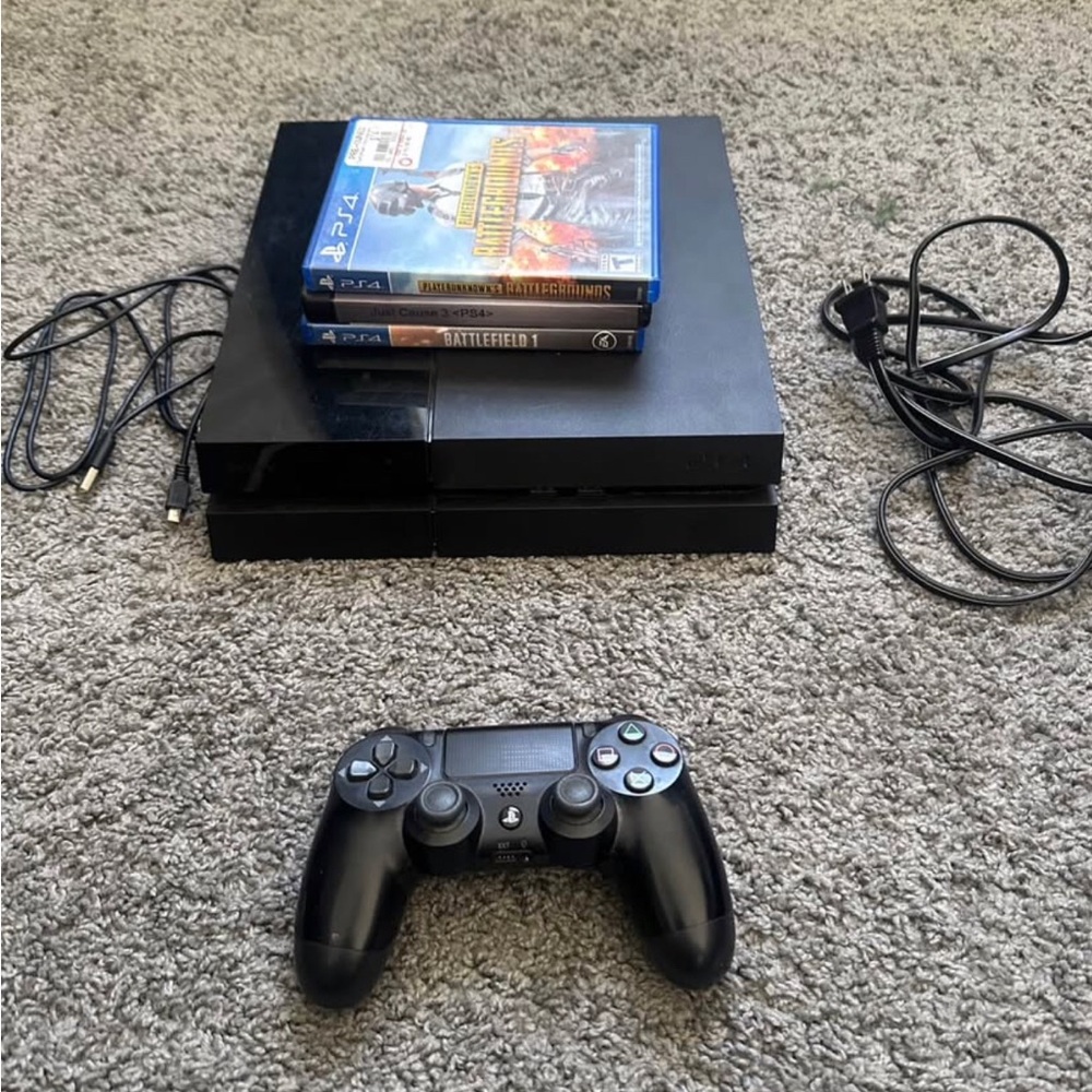 Sony PlayStation 4 (PS4) Console Bundle + Controller + 3 Games Tested & Working